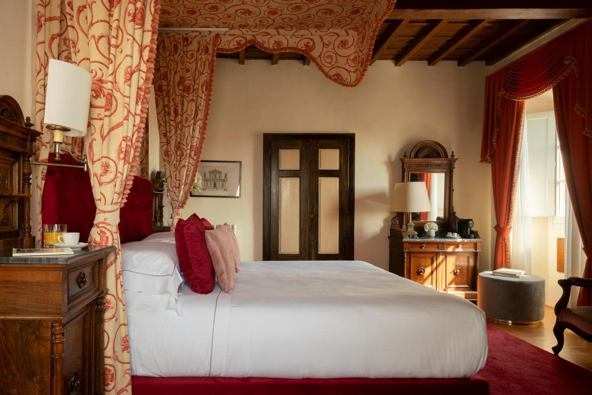 Staying In Florence Historic Centre: 2 Boutique Hotels Compared
