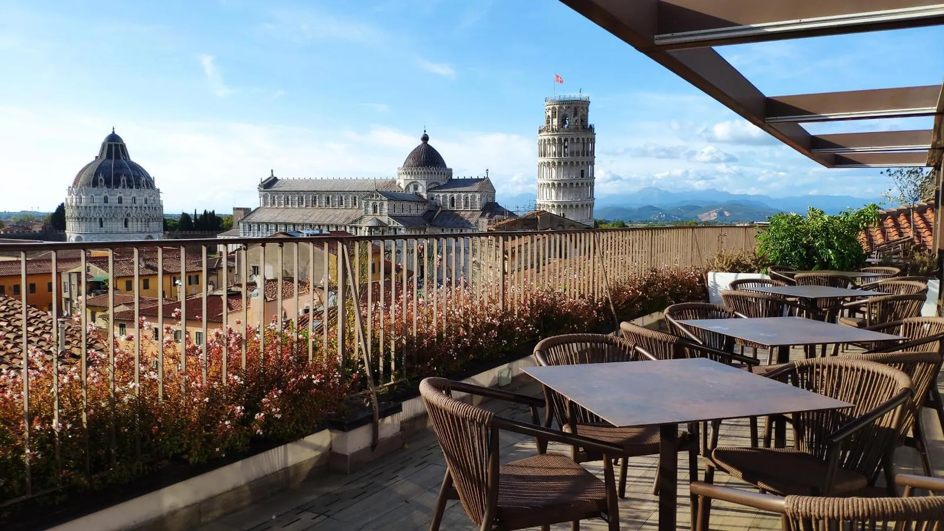 2 Romantic Hotels in Pisa City Centre That Deliver