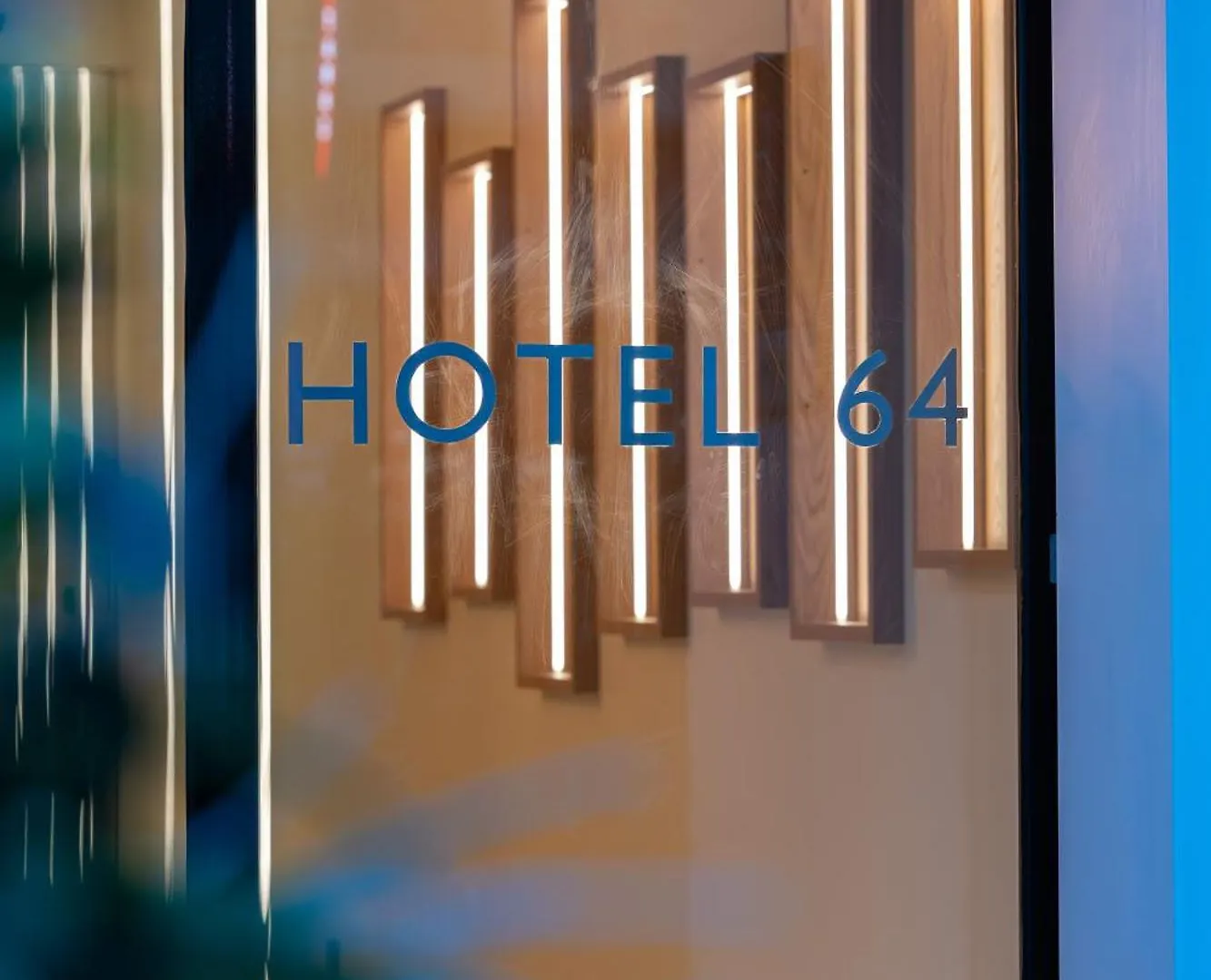 Staying Near Place Massena: 2 Central Nice Hotels Compared