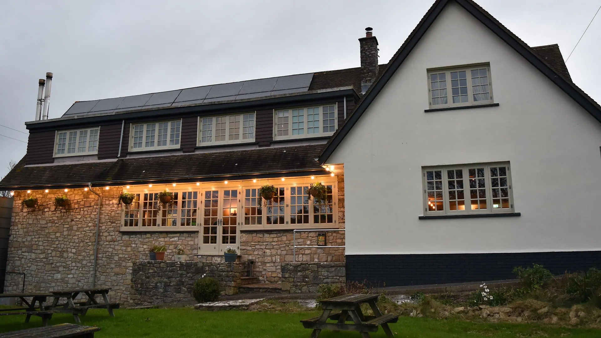4 Family Hotels Near Sully Island Worth Booking