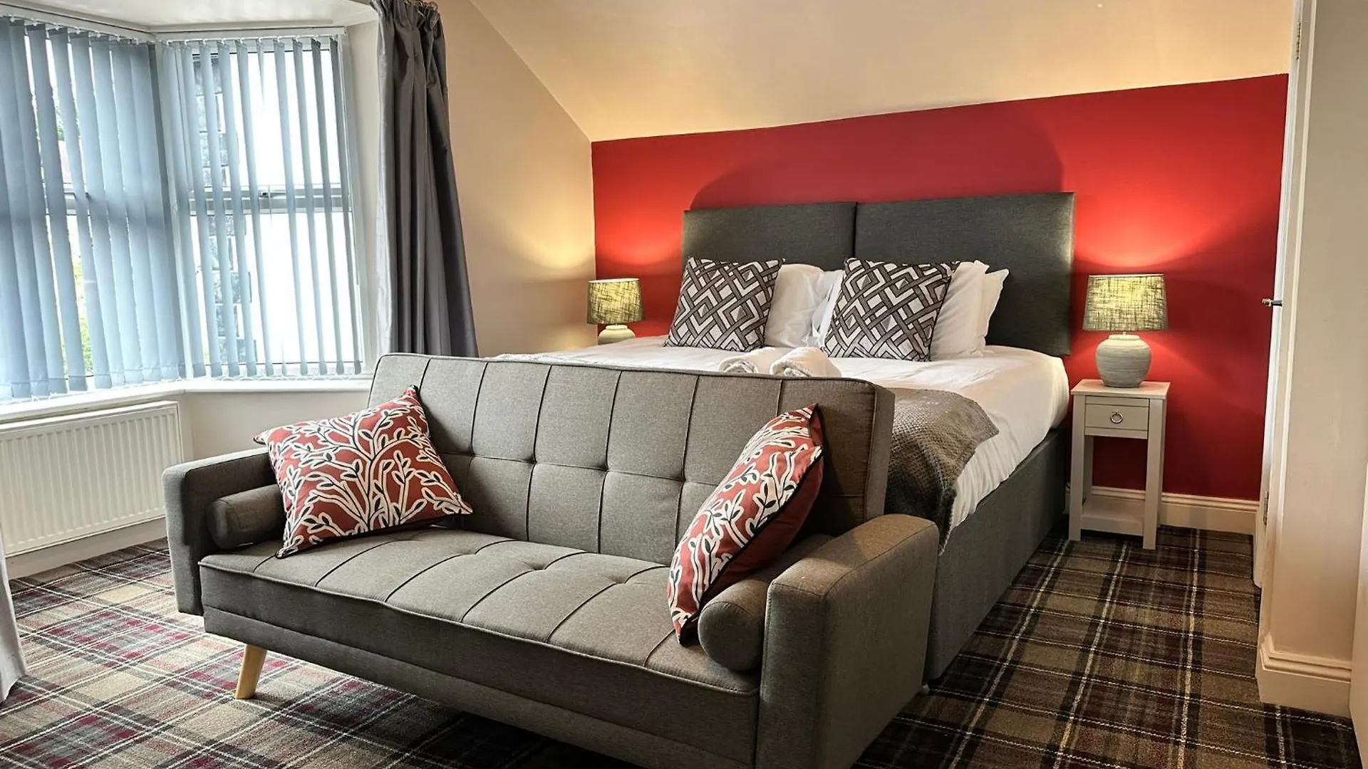 4 Hotels Near Royal County of Berks Polo Club Worth Booking