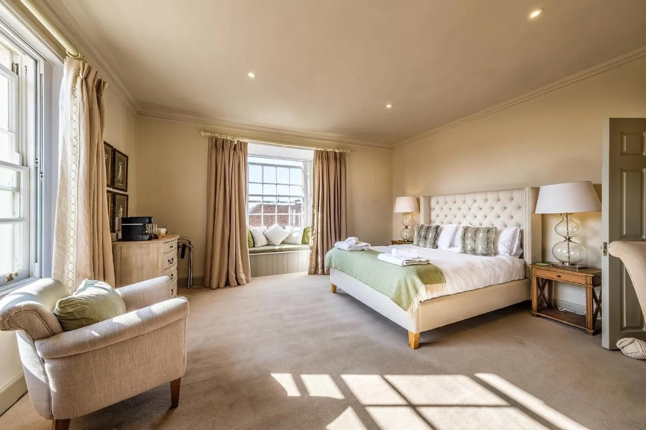5 Luxury Hotels in Suffolk Worth Booking Right Now