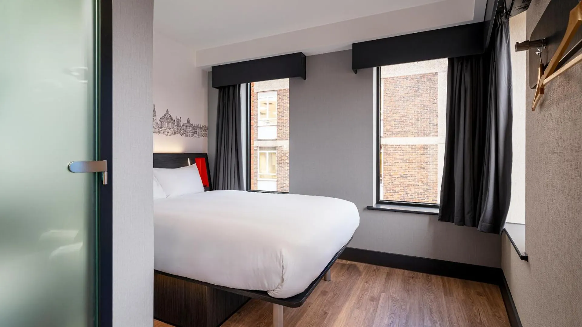 Where to Stay in Oxfordshire: 4 Best 3-Star Hotels