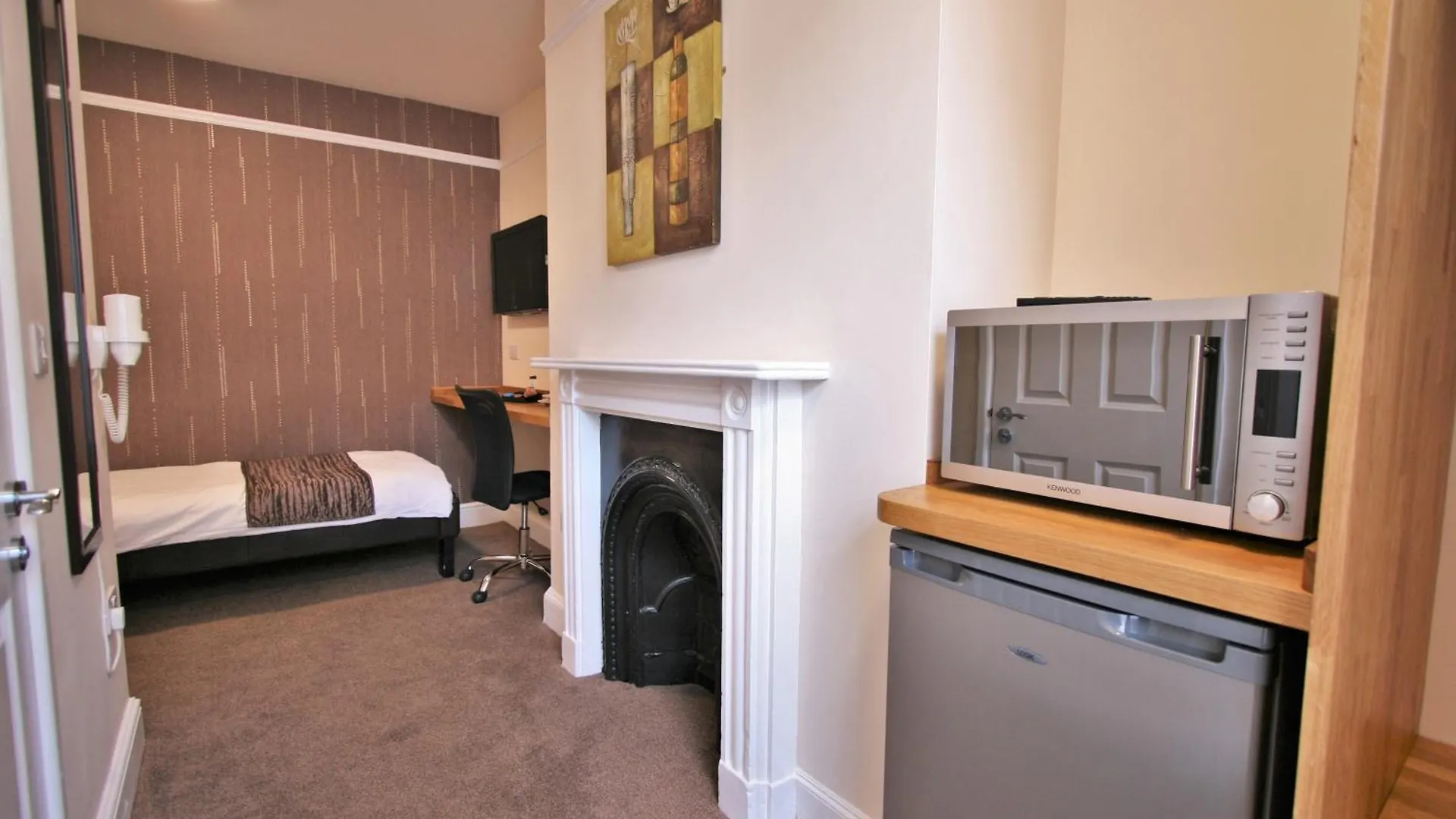 10 Airport Hotels Near Crickley Hill Country Park Worth Booking