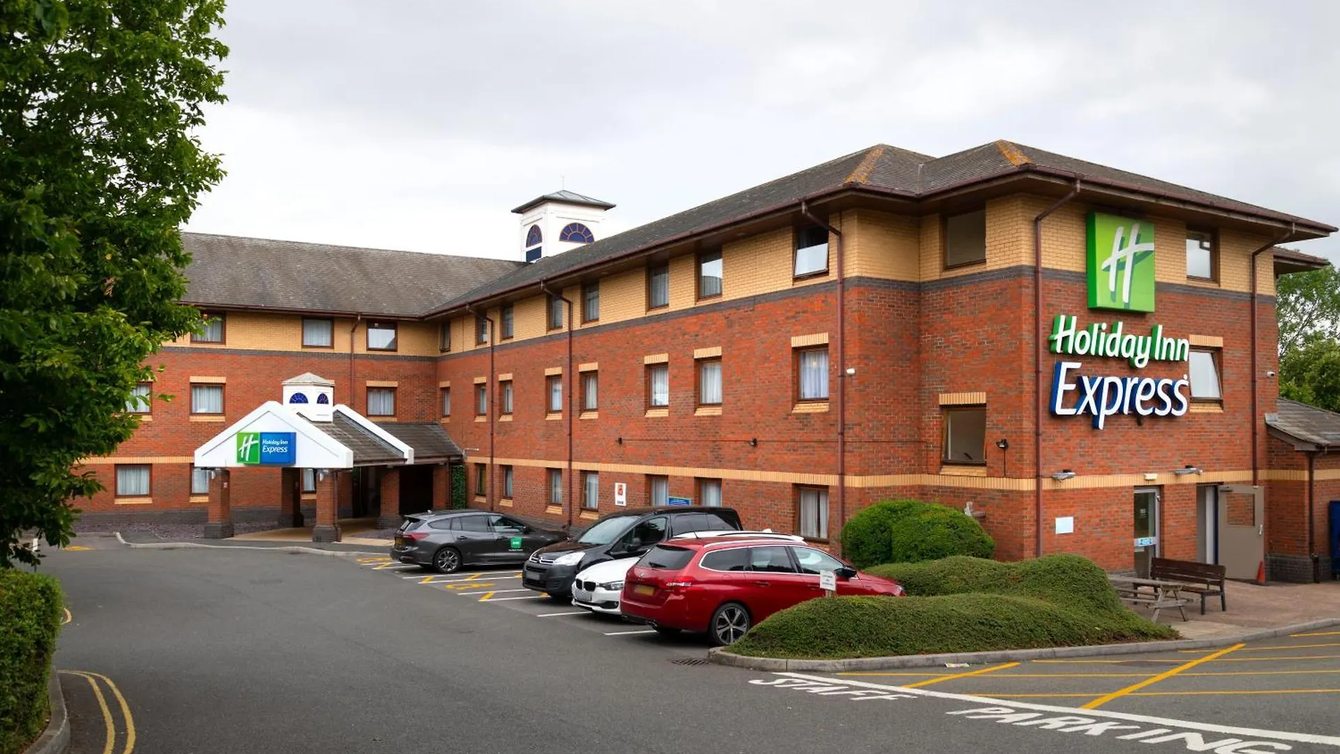 9 Airport Hotels Close to Sandy Park Rugby Stadium