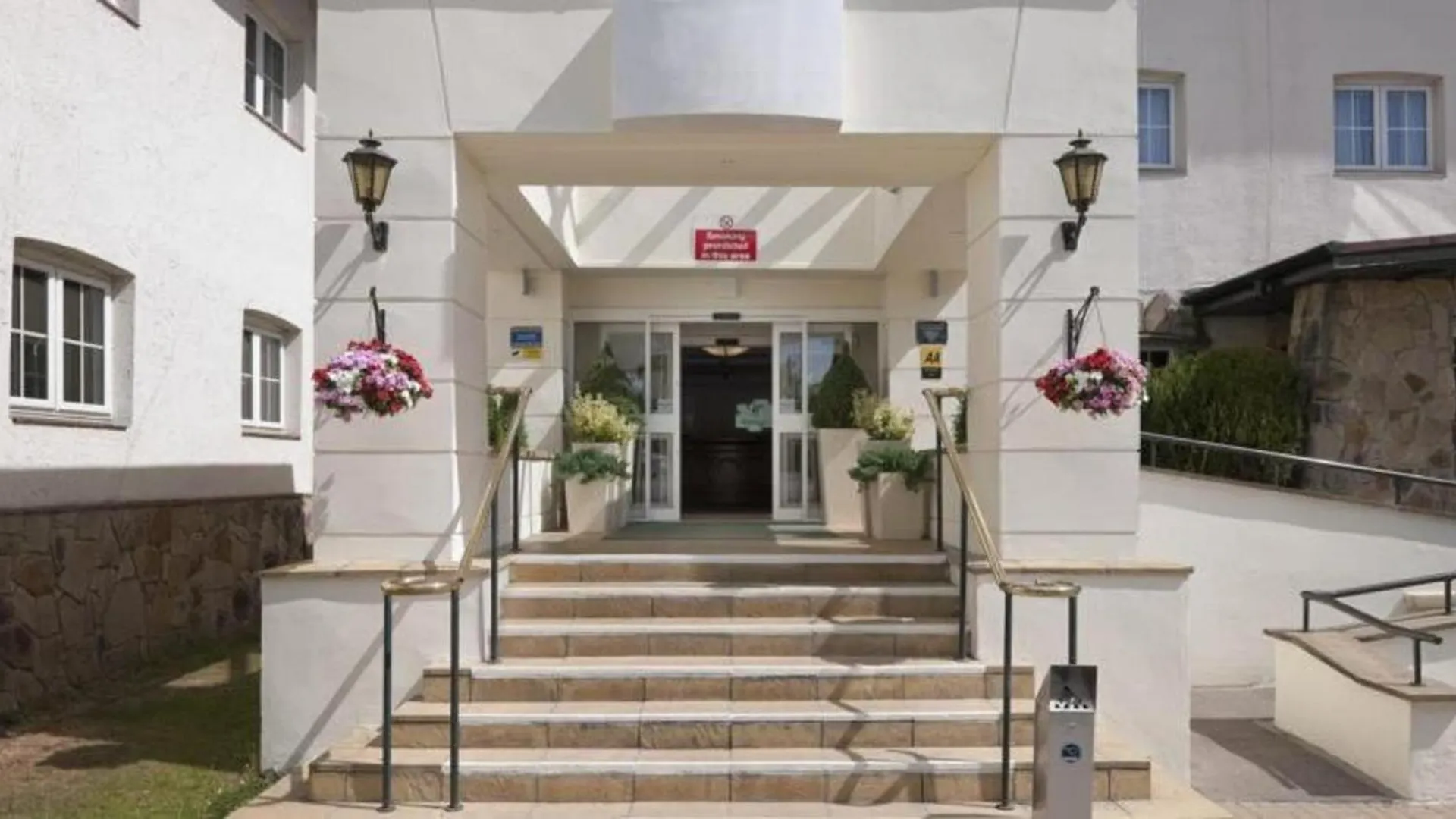Staying Near Didsbury Park: 4 Budget Hotels Compared