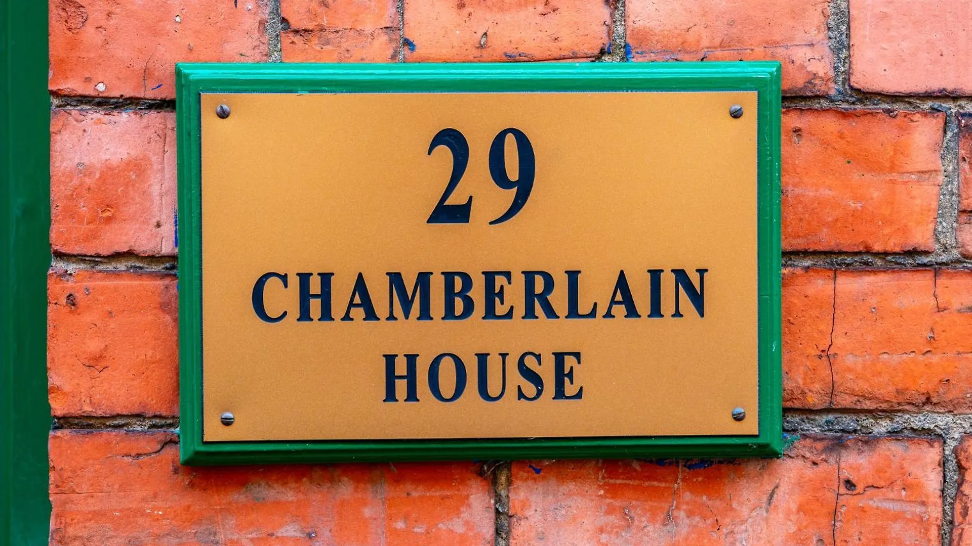Staying Near Bridies Cottage: 5 Central Derry Hotels Compared