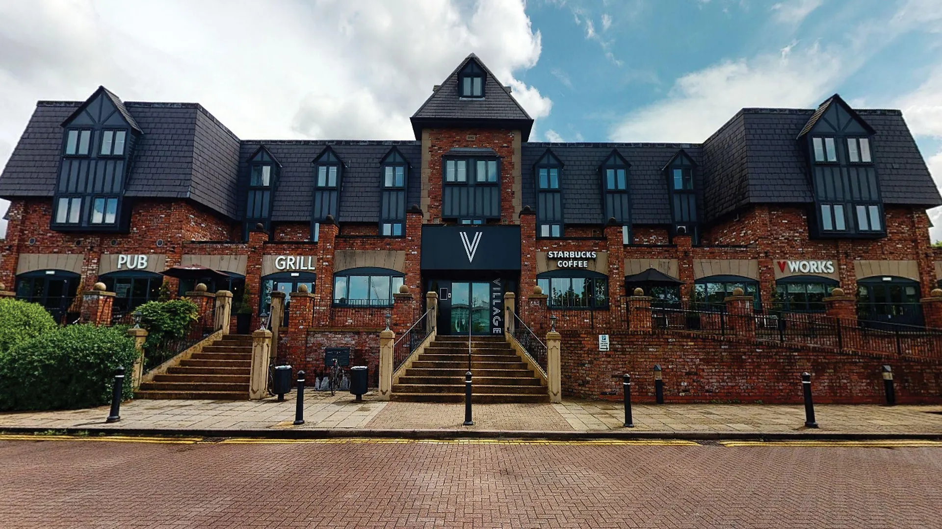 4 Central Hotels Near Lymm Cruising Club Worth Booking