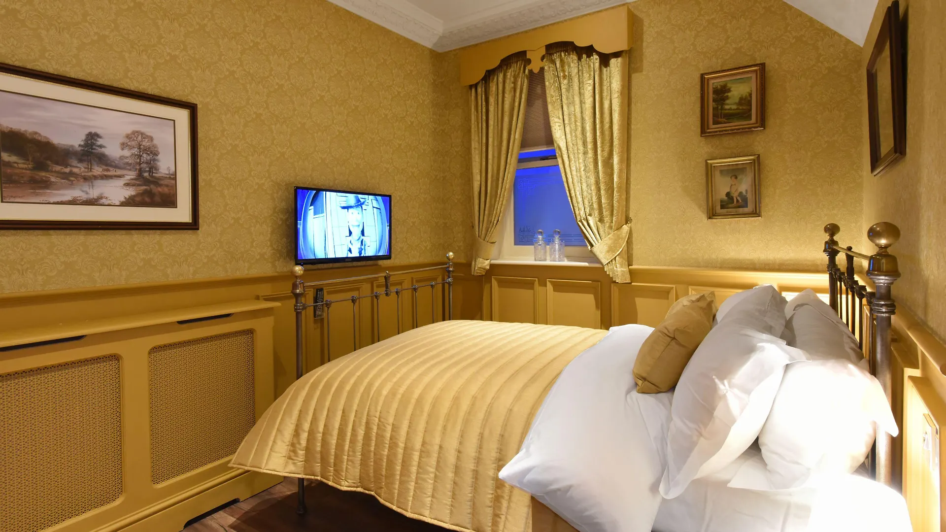4 Smart Hotels Near Aston Park Worth Booking