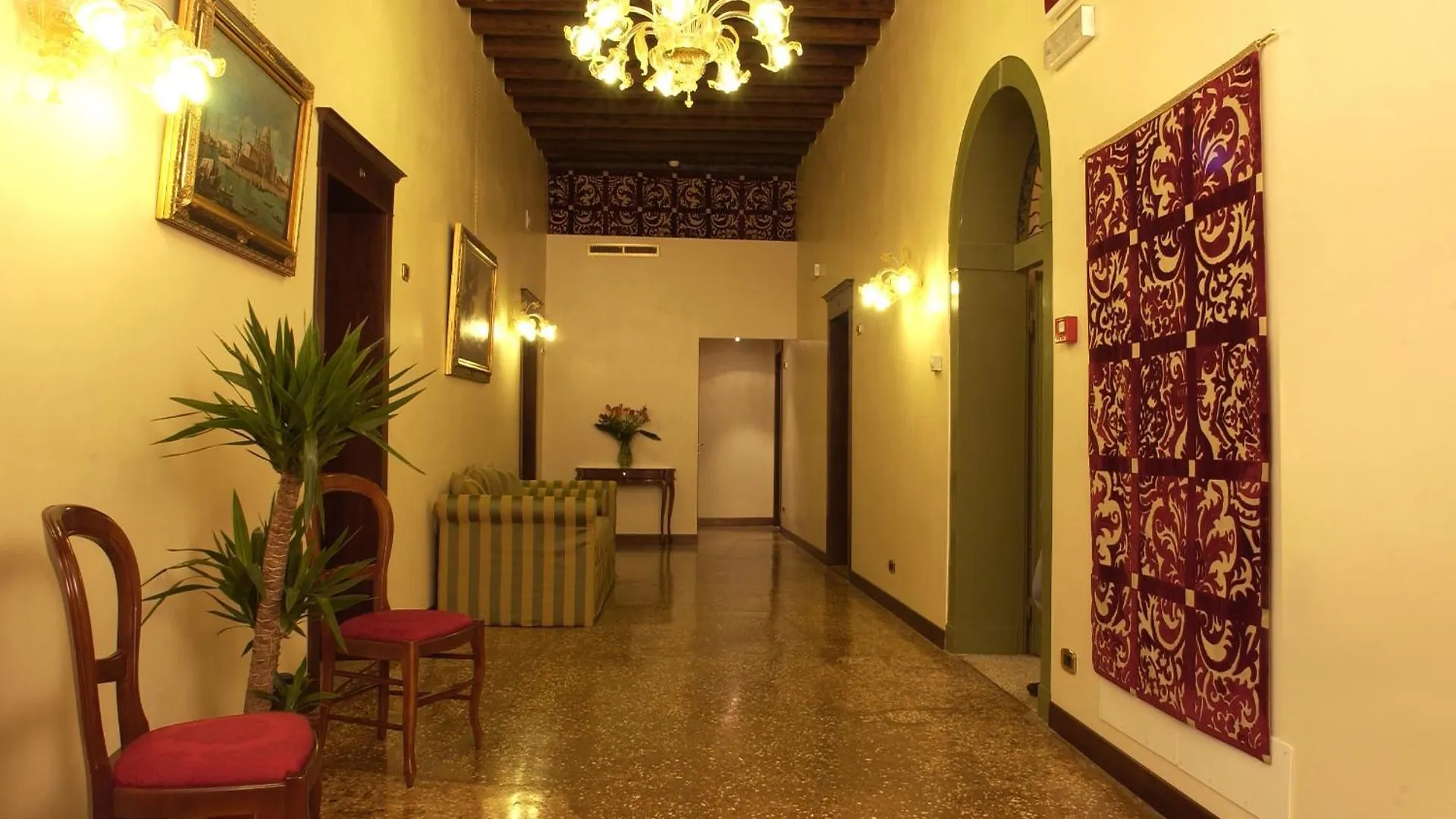 4 Top-Rated 3-Star Hotels In Santa Croce, Venice