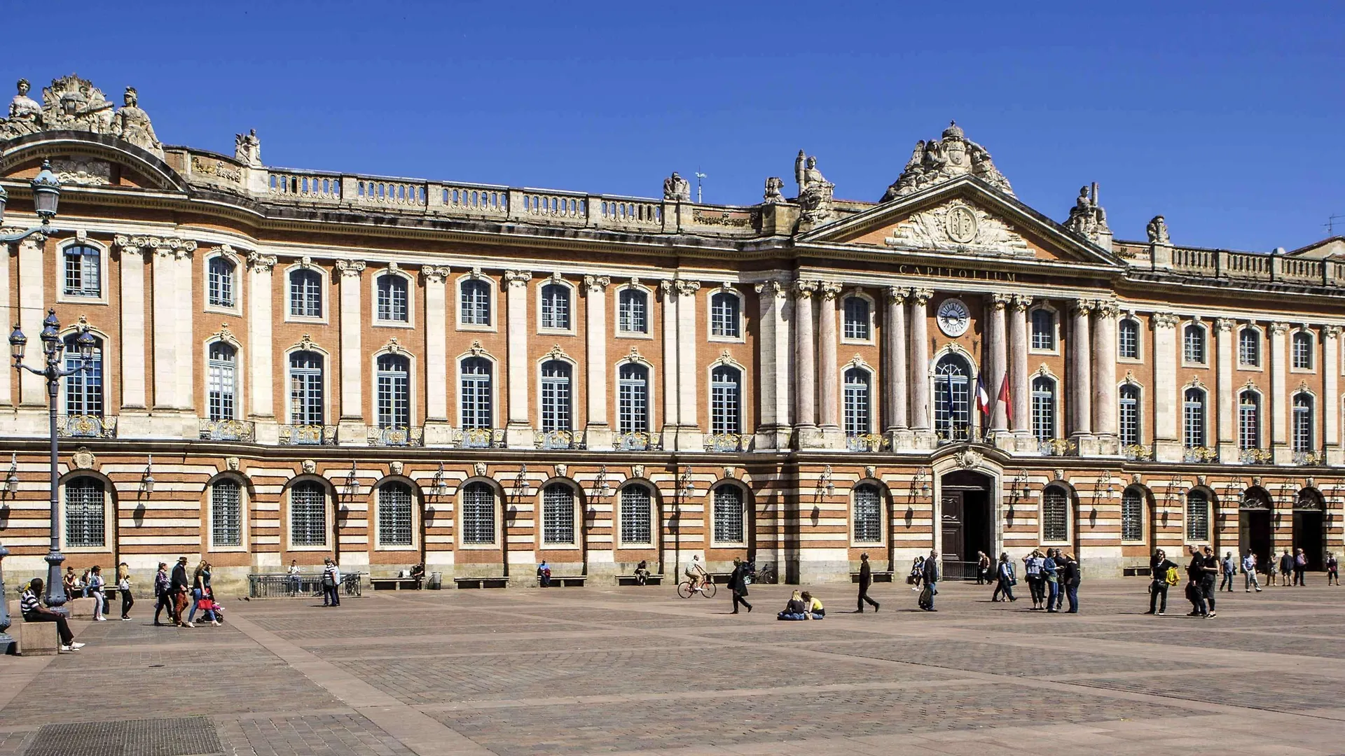 7 Capitole Hotels in Toulouse That Combine Centre & Airport Access