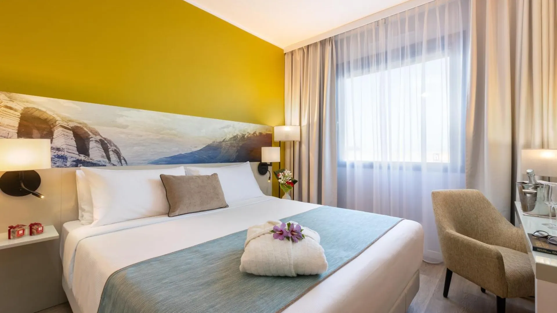 Staying Near Sant'Anastasia: 6 Airport Hotels Compared