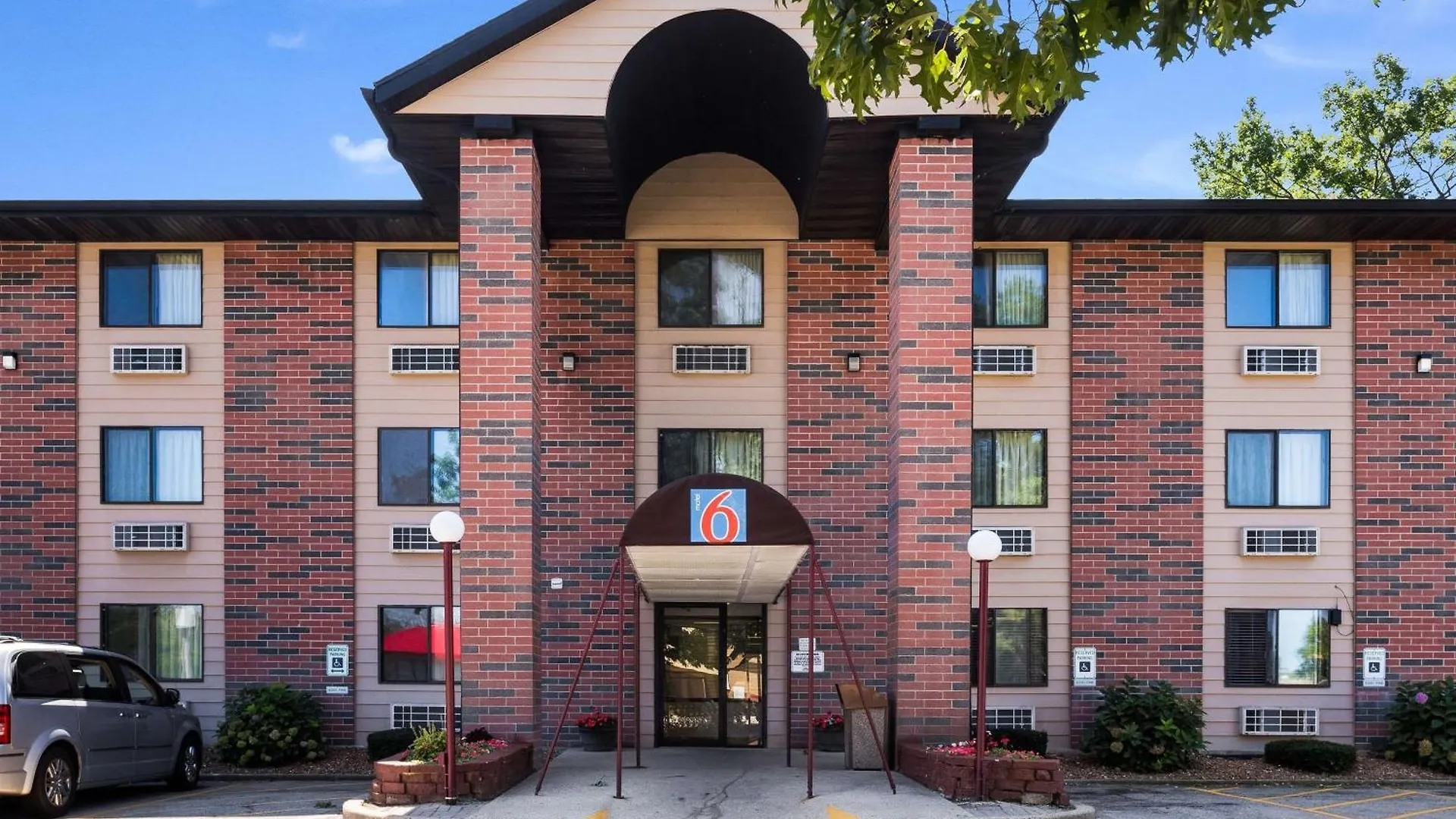 5 Motel 6 Stays Near Randhurst Mall Worth Booking