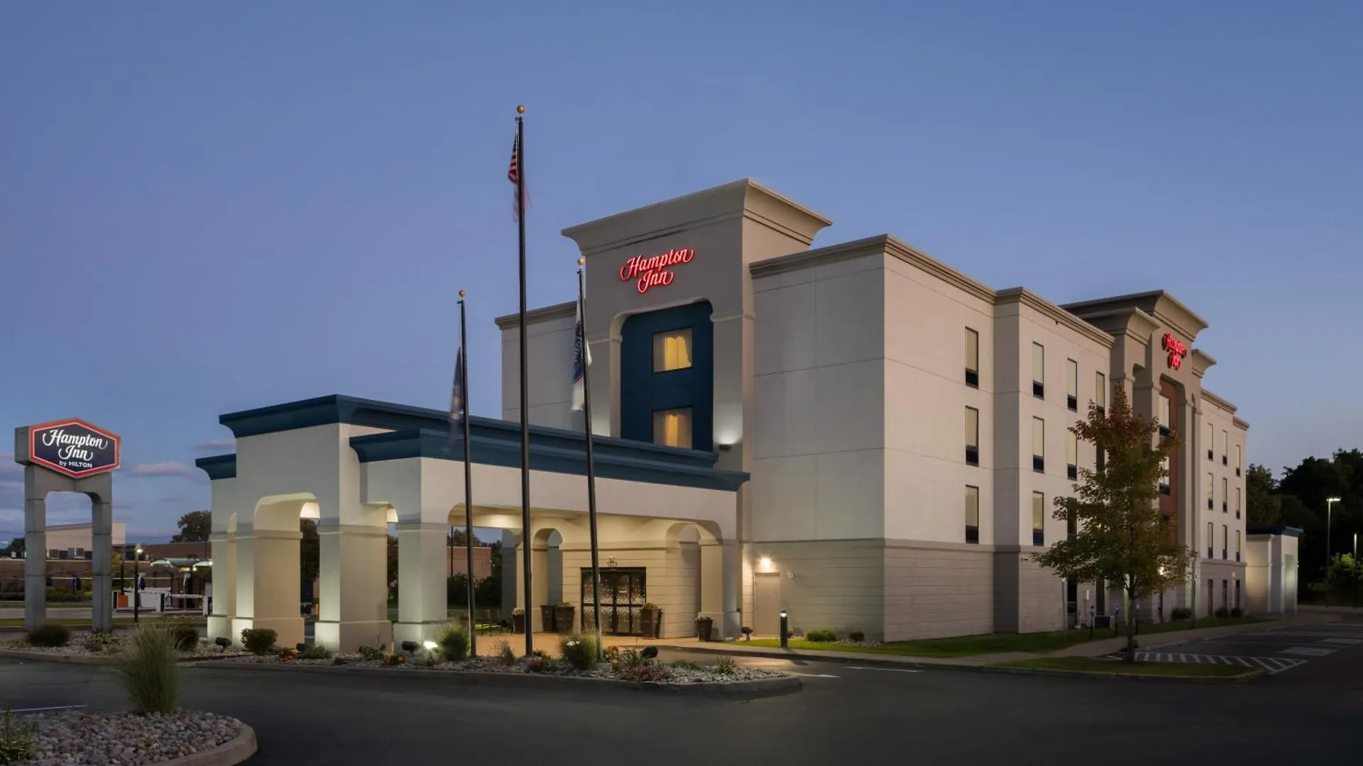 4 Smart Hampton by Hilton Hotels Near Monroe County Parks