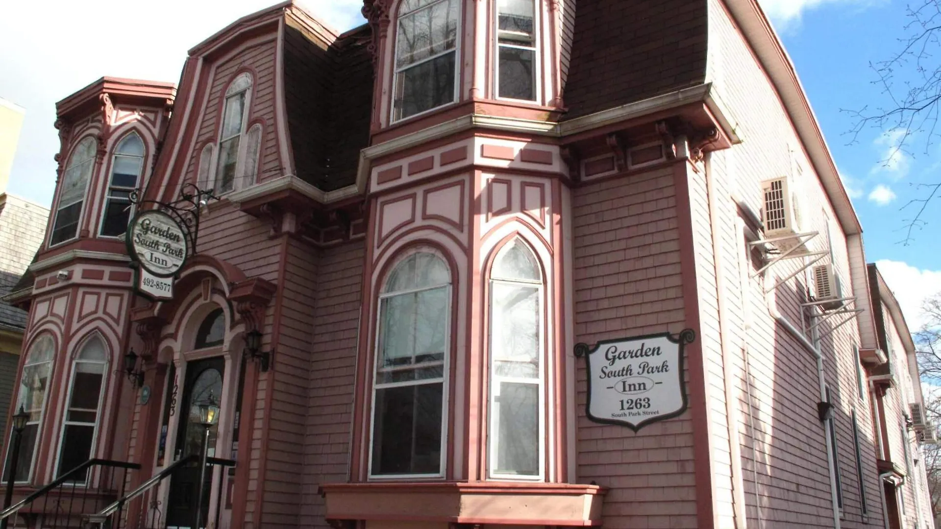 11 Central Hotels in South End Halifax for Smart Travelers