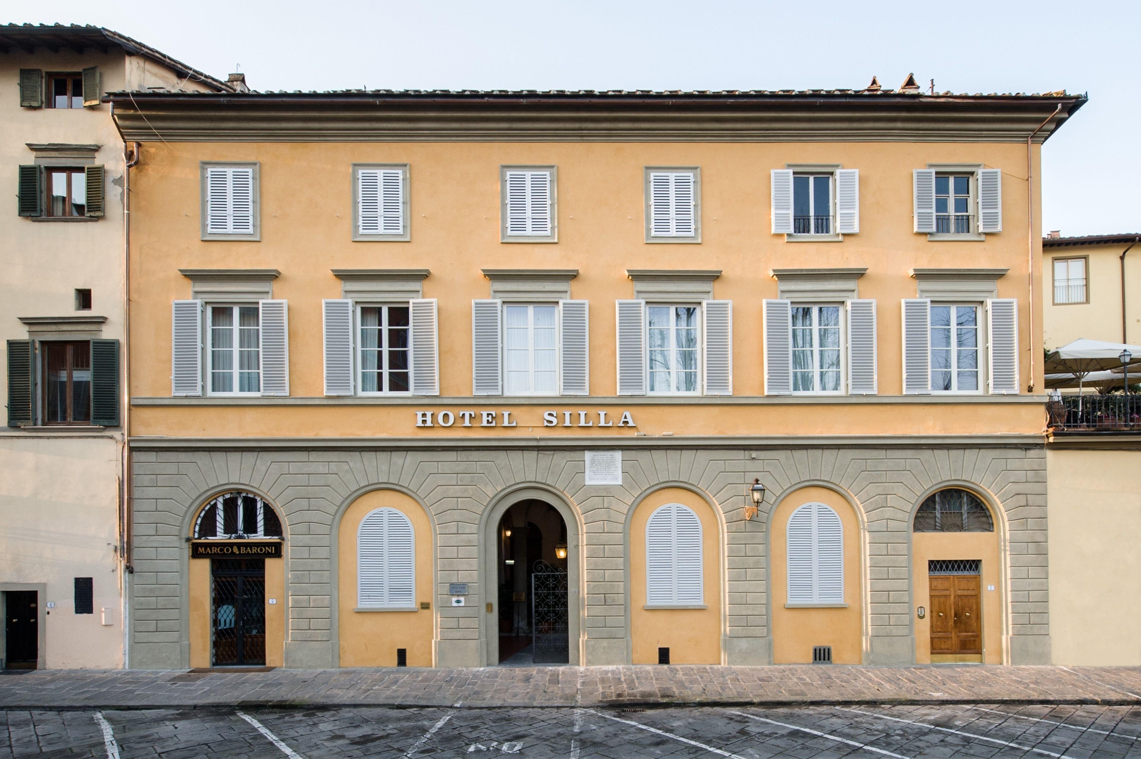 Where to Stay Near Palazzo Pitti: 4 Romantic Florence Hotels