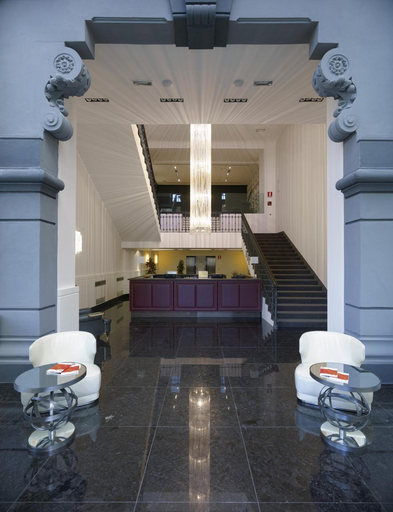 4 Central Hotels Worth Booking Close to San Siro