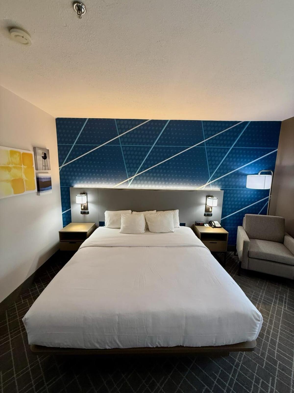 9 Smart Business Hotels in Love Field Dallas Worth Booking