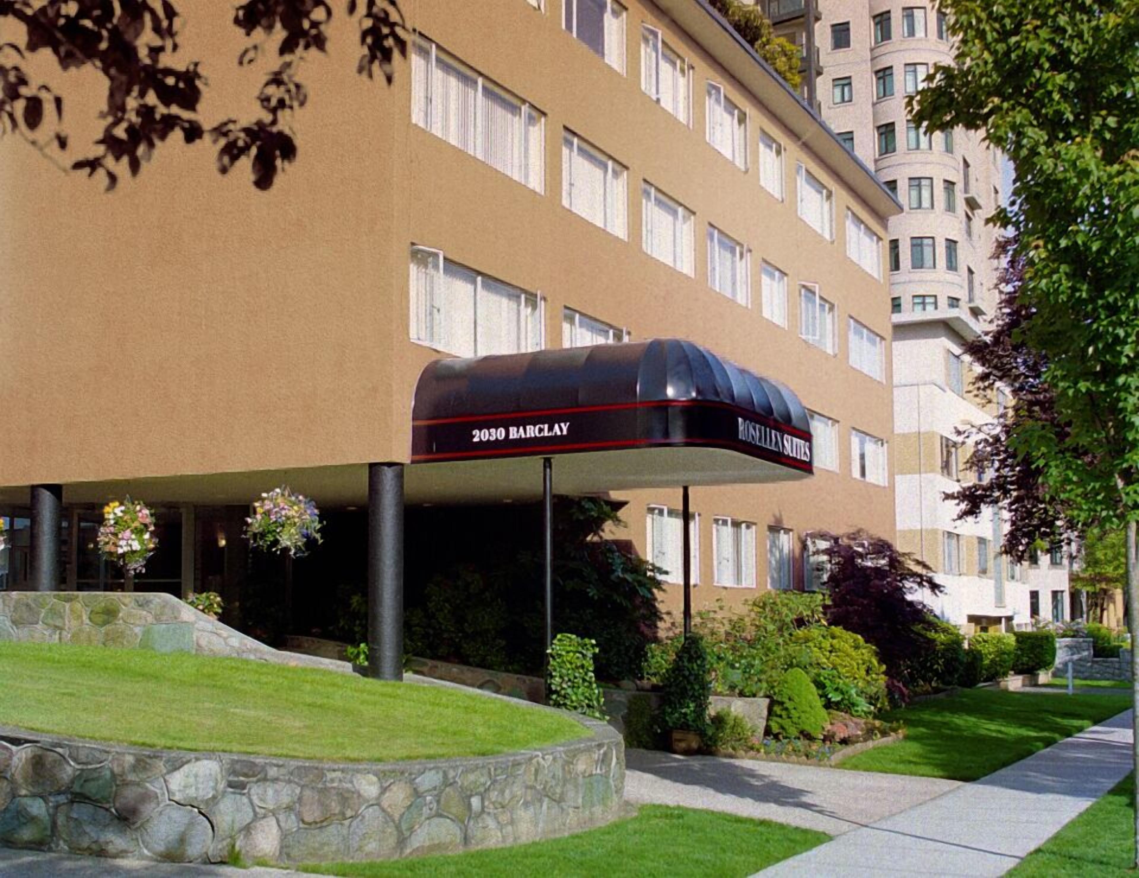 11 Family Hotels in Downtown Vancouver That Deliver