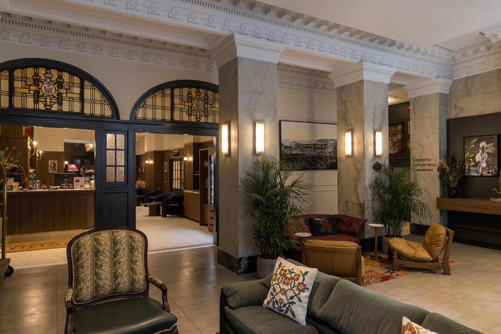 Staying In Entertainment District: 6 Boutique Hotels Compared