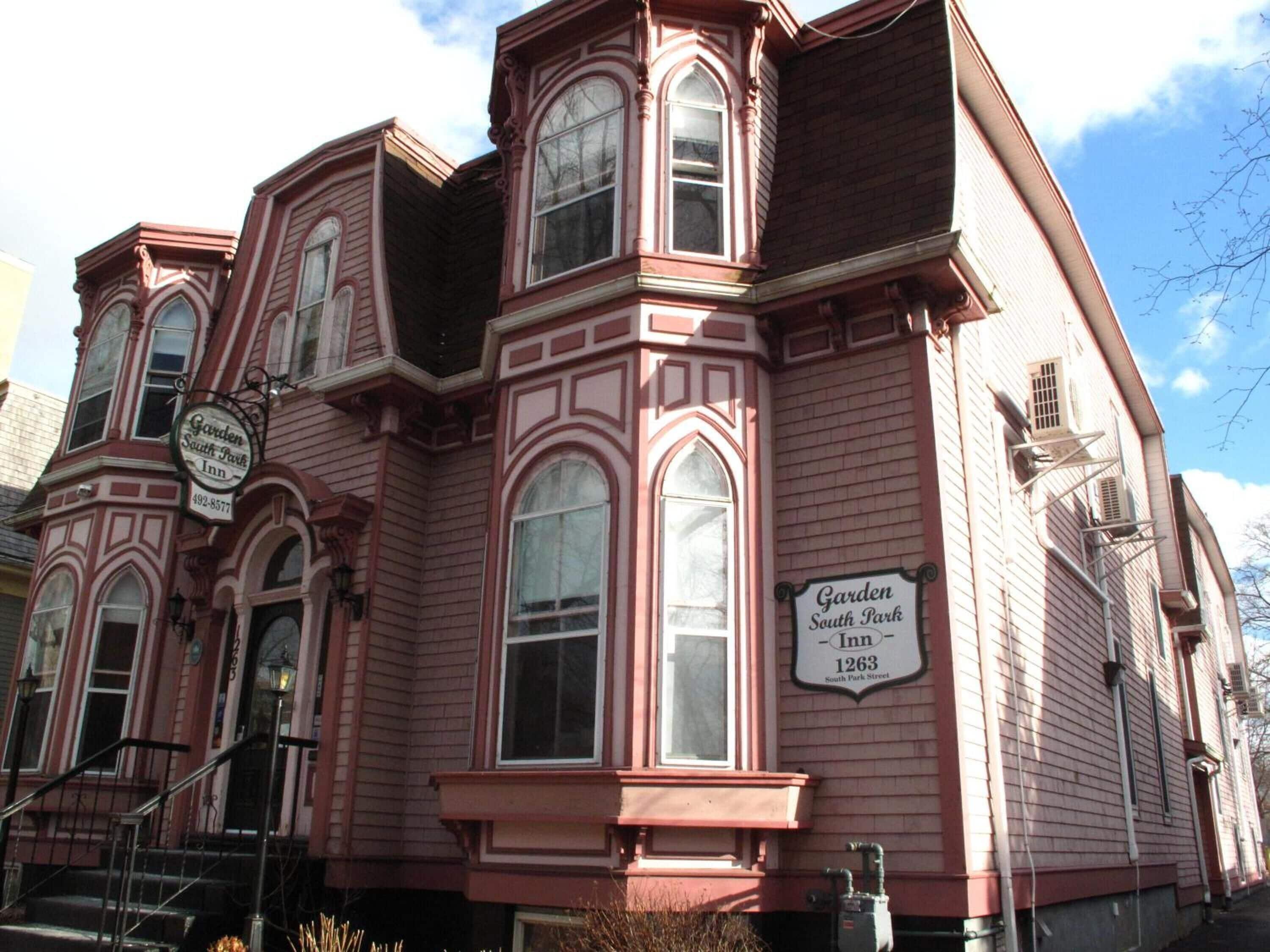 11 Central Hotels in South End Halifax for Smart Travelers